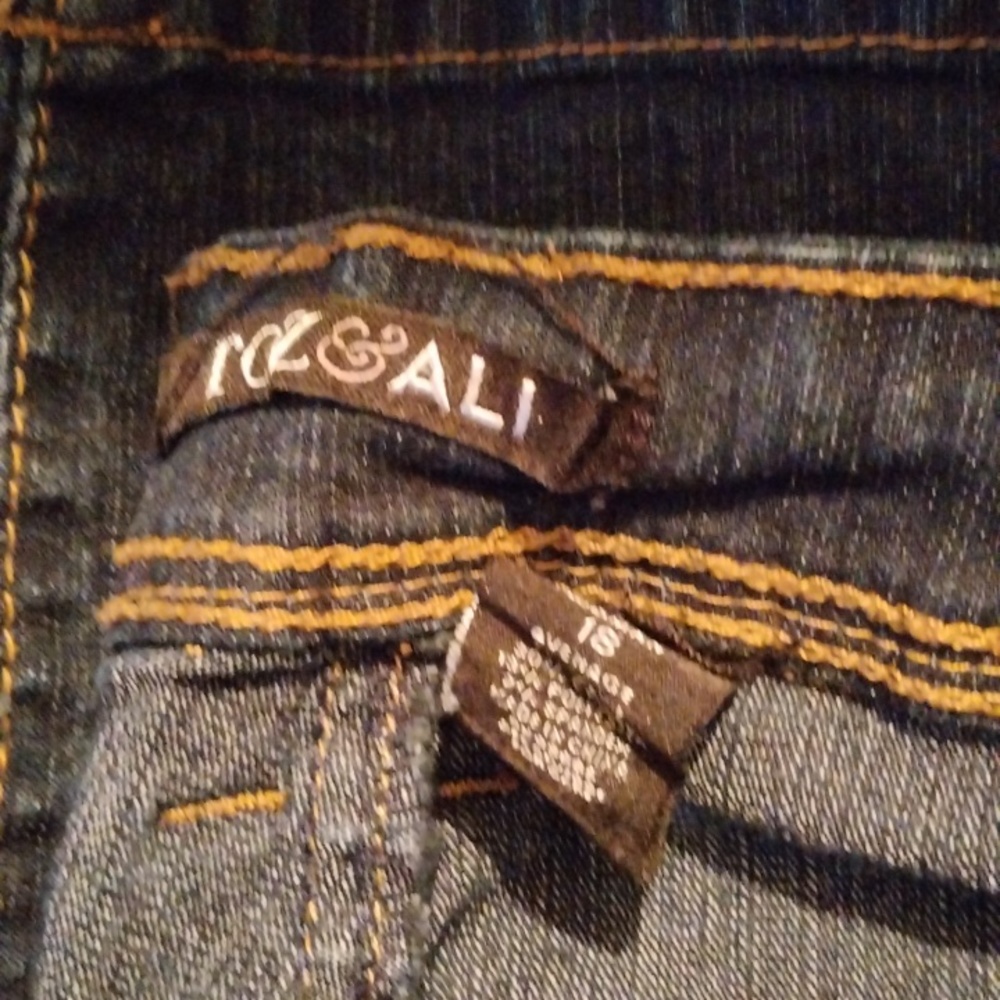 Jeans - Picture 2 of 3